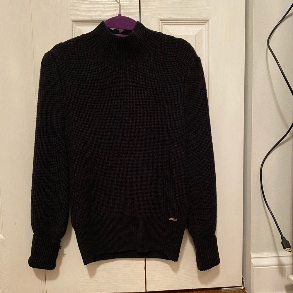 Tahari sweater